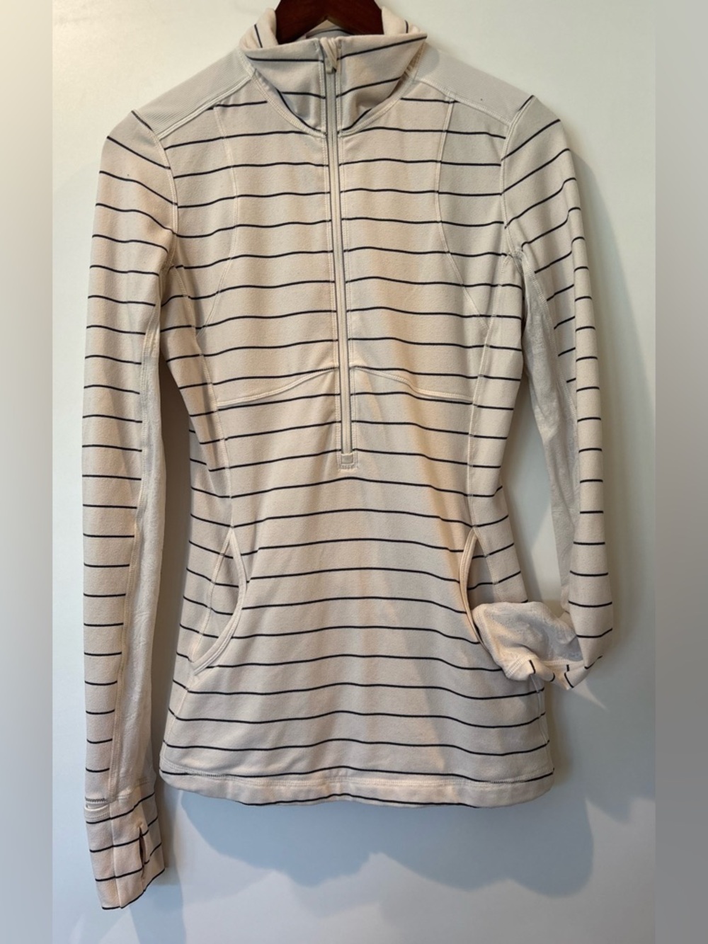 Lululemon Athletica Star Runner Pullover size 6 in great condition!